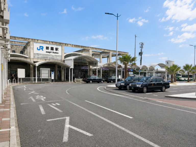 JR「朝霧」駅