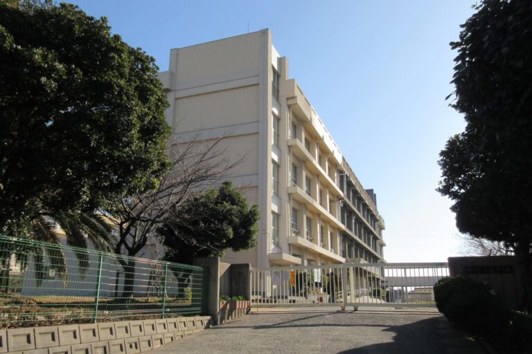大蔵中学校